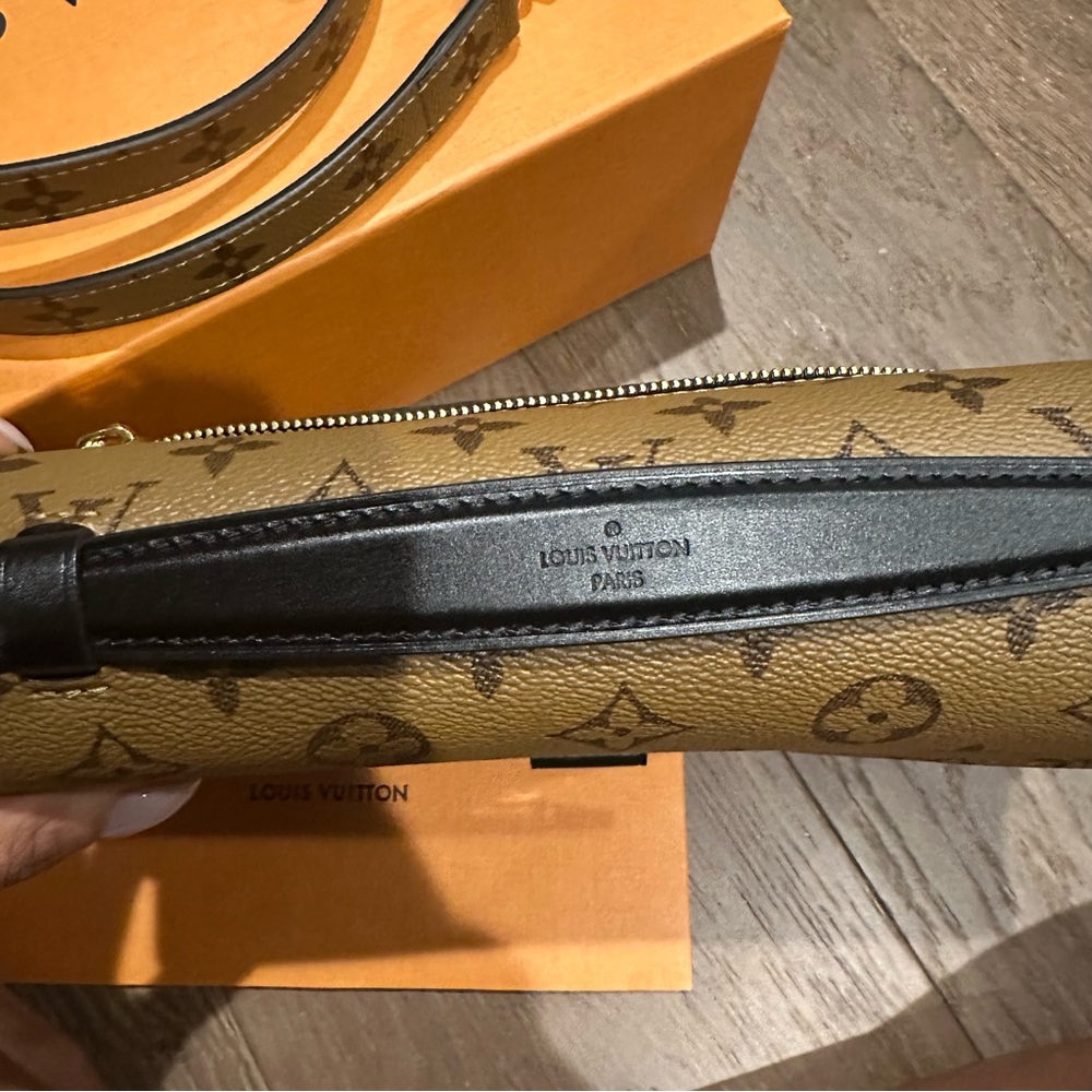 Louis Vuitton Pochette Métis Monogram Reverse - Picture 3 of 10